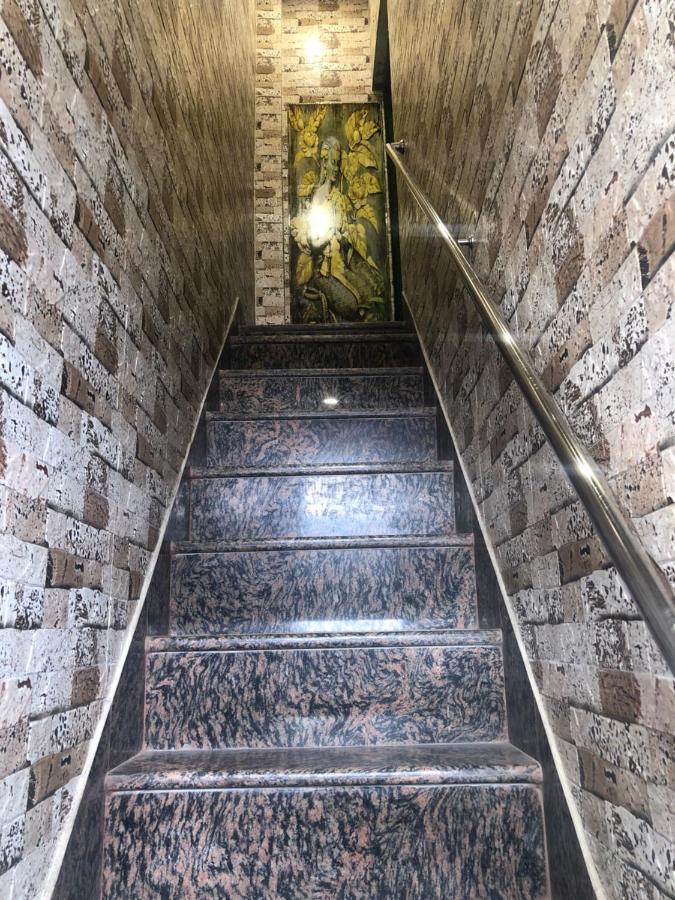 Hotel Famous Haridwar Luaran gambar