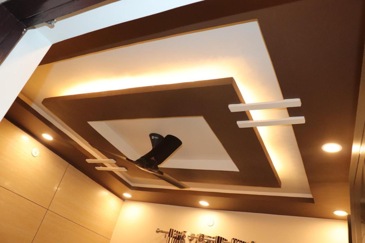 Hotel Famous Haridwar Luaran gambar