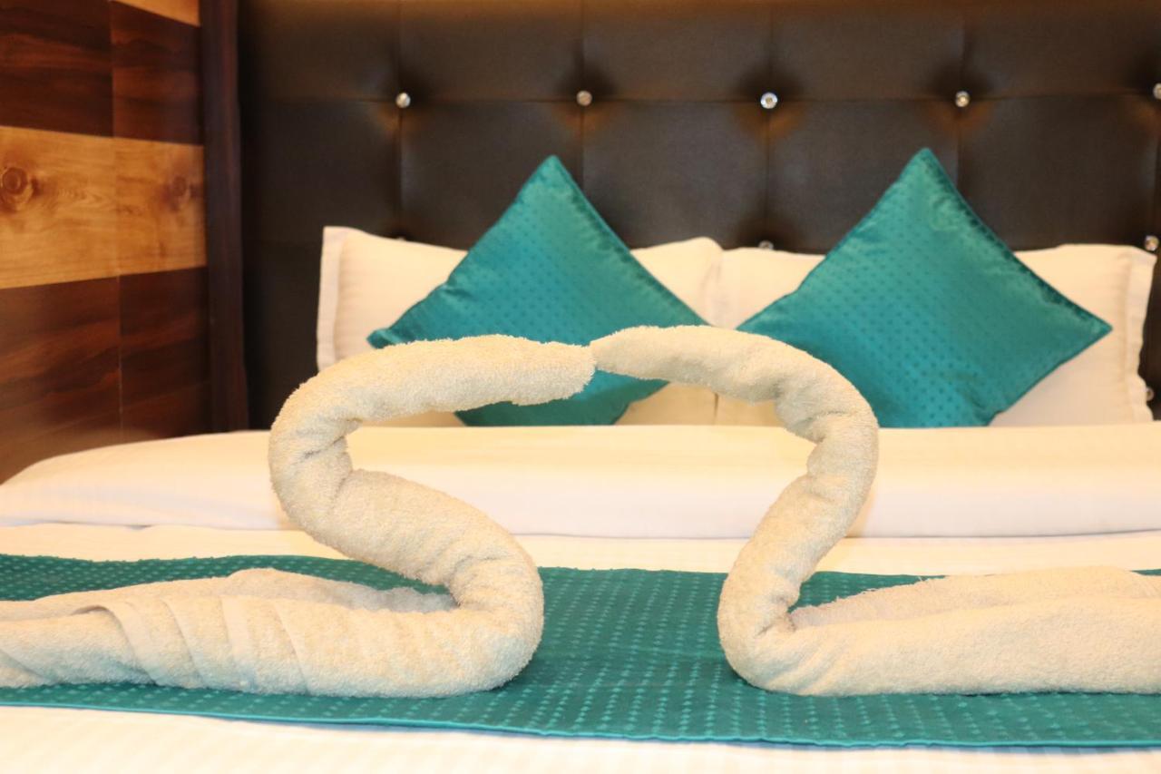 Hotel Famous Haridwar Luaran gambar