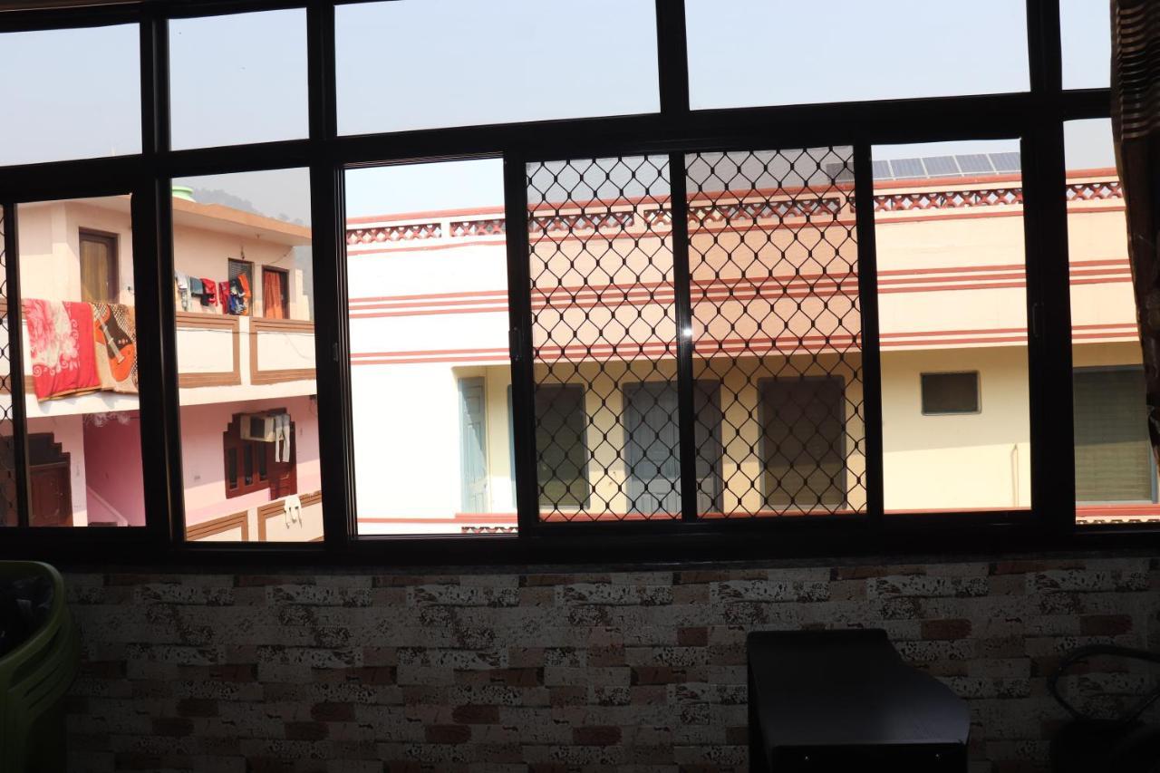 Hotel Famous Haridwar Luaran gambar